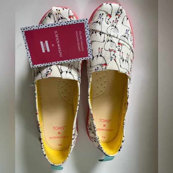 Y6 TOMS Alpargata Papersource Slip Ons - Picture 1 of 3